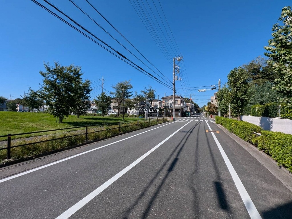 コートハウス城北中央公園　西側 前面道路